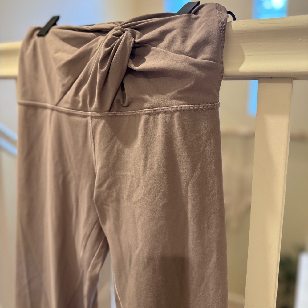 Lululemon Align Leggings, Twisted Waist, Lavender - Size 6